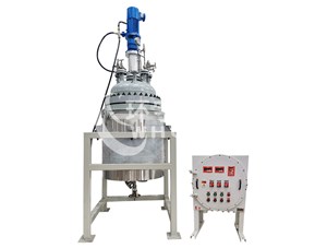 300L高溫鋯材復(fù)合板夾套外循環(huán)加熱反應(yīng)釜已完工發(fā)往邢臺